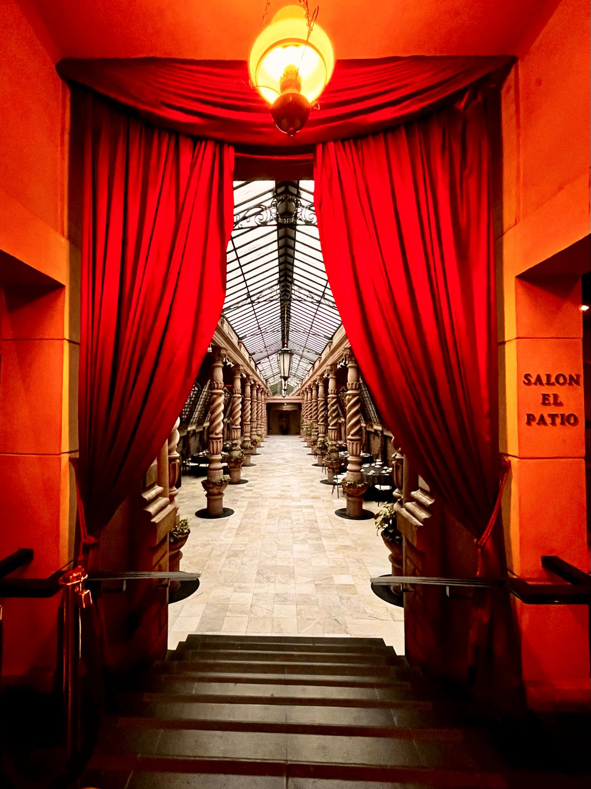 Hotel Geneve historic facade and atmosphere